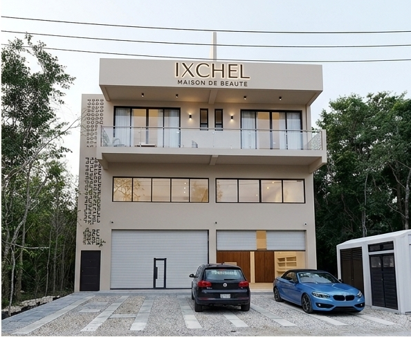 Fachada de IXCHEL Maison de Beauté — Av. Huayacán, Cancún